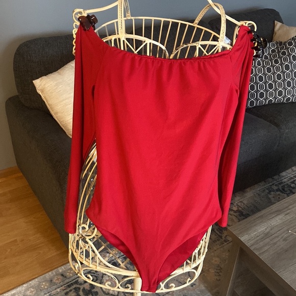 Windsor red boatneck 7/8 sleeve body suit - Picture 2 of 4